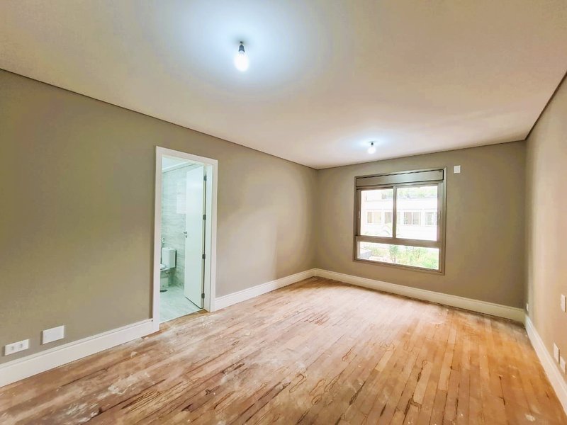 APARTAMENTO À VENDA DE ALTO PADRÃO - 350m² - 4 DORMITÓRIOS - 4 SUÍTES - 5 VAGAS DE GARAGEM Rua Doutor Veiga Filho São Paulo - 