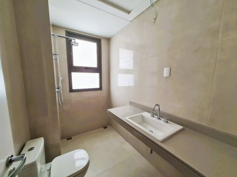 APARTAMENTO À VENDA DE ALTO PADRÃO - 350m² - 4 DORMITÓRIOS - 4 SUÍTES - 5 VAGAS DE GARAGEM Rua Doutor Veiga Filho São Paulo - 