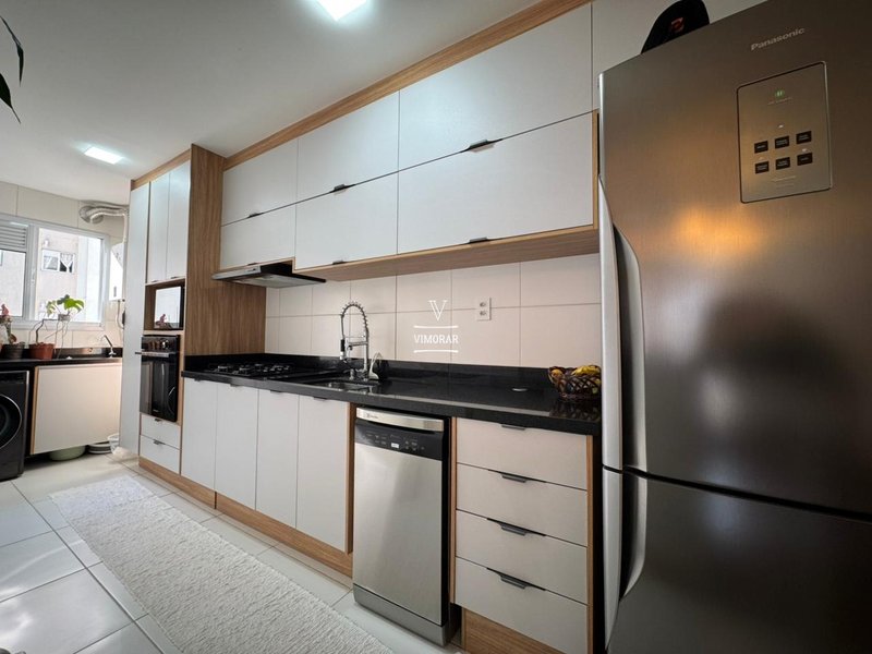 Apartamento 3 dormitórios sendo 1 suíte + 2 vagas de garagem  Guarulhos - 