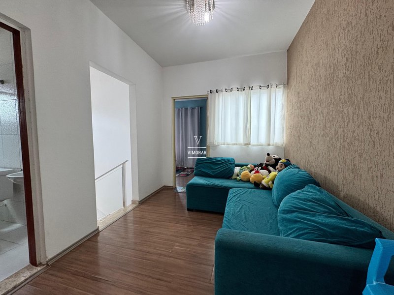 Sobrado 3 dormit&oacute;rios sendo 1 su&iacute;te + 2 vagas de garagem  Guarulhos - 