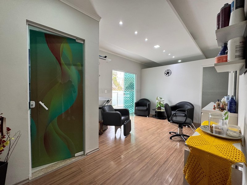 Sobrado 3 dormit&oacute;rios sendo 1 su&iacute;te + 2 vagas de garagem  Guarulhos - 