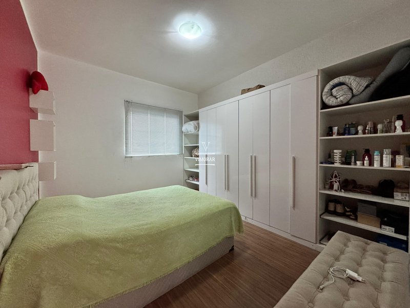 Sobrado 3 dormit&oacute;rios sendo 1 su&iacute;te + 2 vagas de garagem  Guarulhos - 