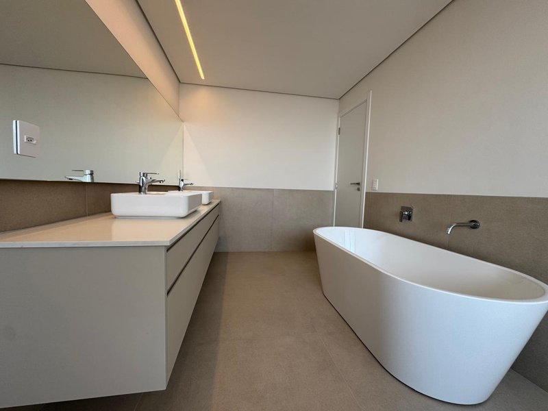 Resid&ecirc;ncia Exclusiva de Alto Padr&atilde;o &ndash; Conforto e Sofistica&ccedil;&atilde;o em condom&iacute;nio de Luxo Avenida Marcelo Fiolo Pupo de Campos Ferreira Campinas - 