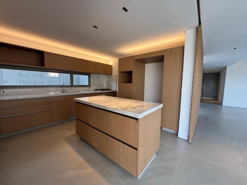 Resid&ecirc;ncia Exclusiva de Alto Padr&atilde;o &ndash; Conforto e Sofistica&ccedil;&atilde;o em condom&iacute;nio de Luxo Avenida Marcelo Fiolo Pupo de Campos Ferreira Campinas - 