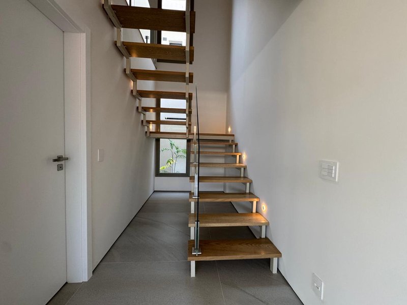 Resid&ecirc;ncia Exclusiva de Alto Padr&atilde;o &ndash; Conforto e Sofistica&ccedil;&atilde;o em condom&iacute;nio de Luxo Avenida Marcelo Fiolo Pupo de Campos Ferreira Campinas - 