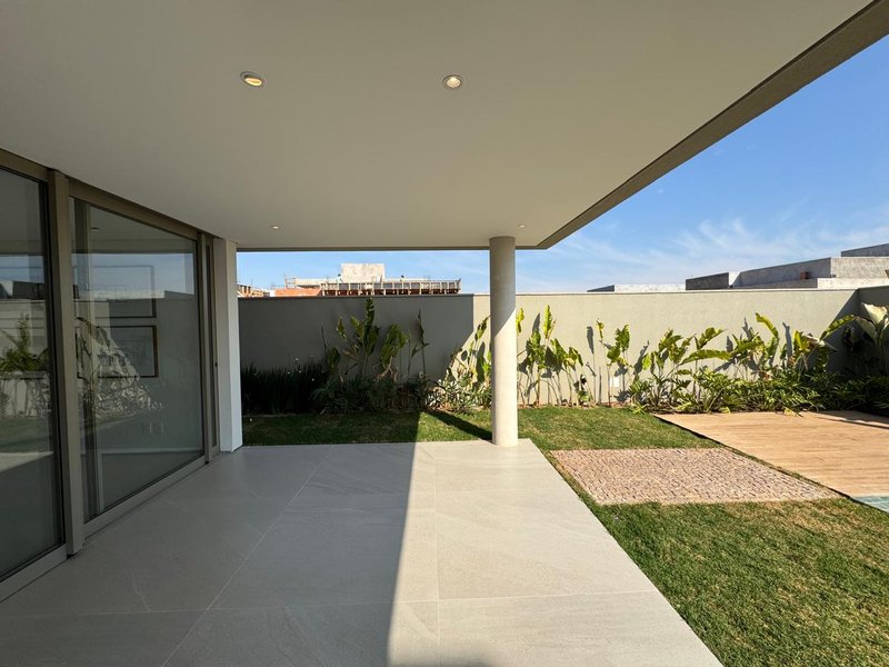 Resid&ecirc;ncia Exclusiva de Alto Padr&atilde;o &ndash; Conforto e Sofistica&ccedil;&atilde;o em condom&iacute;nio de Luxo Avenida Marcelo Fiolo Pupo de Campos Ferreira Campinas - 