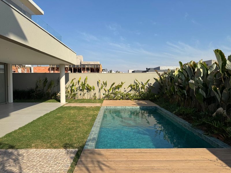 Resid&ecirc;ncia Exclusiva de Alto Padr&atilde;o &ndash; Conforto e Sofistica&ccedil;&atilde;o em condom&iacute;nio de Luxo Avenida Marcelo Fiolo Pupo de Campos Ferreira Campinas - 