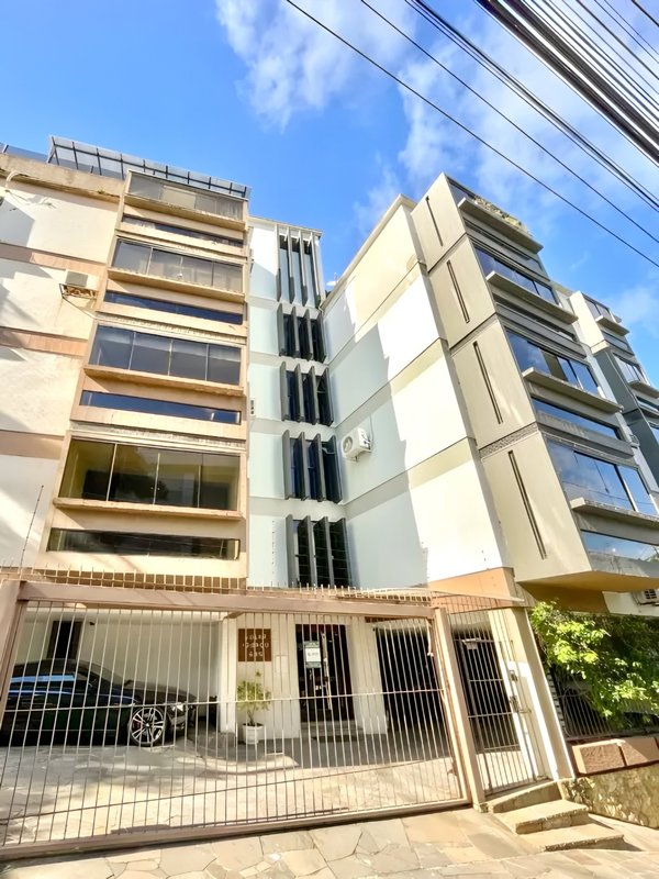 R$ 850.000 - ENORME APARTAMENTO - REFORMADO - 120M2 - 3 DORM - SUÍTE - 2 VAGAS Avenida Iguassu Porto Alegre - 