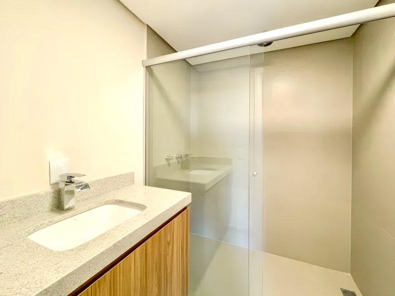 R$ 850.000 - ENORME APARTAMENTO - REFORMADO - 120M2 - 3 DORM - SUÍTE - 2 VAGAS Avenida Iguassu Porto Alegre - 