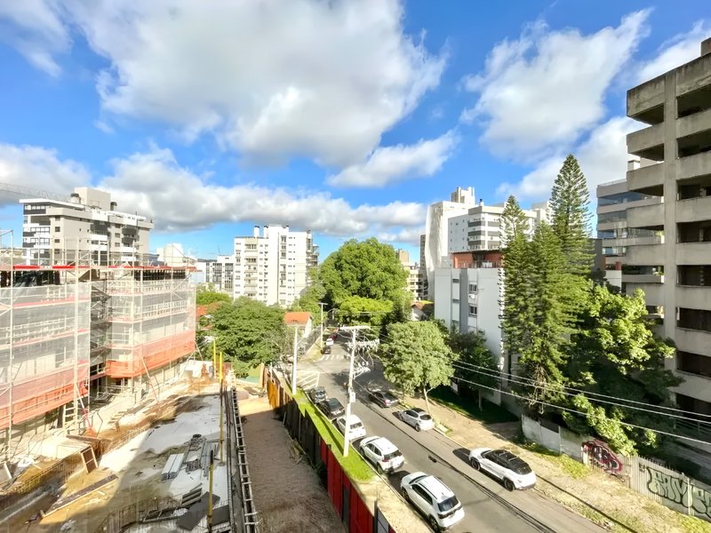 R$ 850.000 - ENORME APARTAMENTO - REFORMADO - 120M2 - 3 DORM - SUÍTE - 2 VAGAS Avenida Iguassu Porto Alegre - 