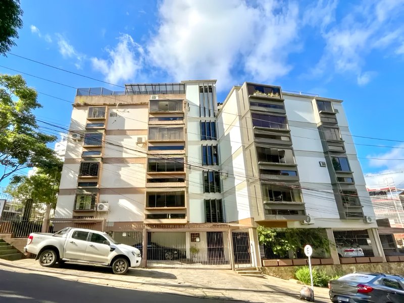 R$ 850.000 - ENORME APARTAMENTO - REFORMADO - 120M2 - 3 DORM - SUÍTE - 2 VAGAS Avenida Iguassu Porto Alegre - 