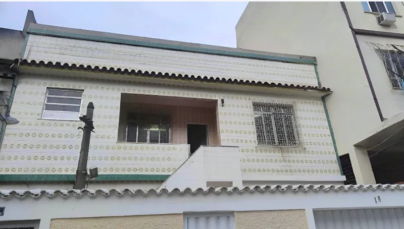 Alugo um apartamento de 2/4 em Casca Dura - Rio de Janeiro Rua Tomás Alves Rio de Janeiro - 
