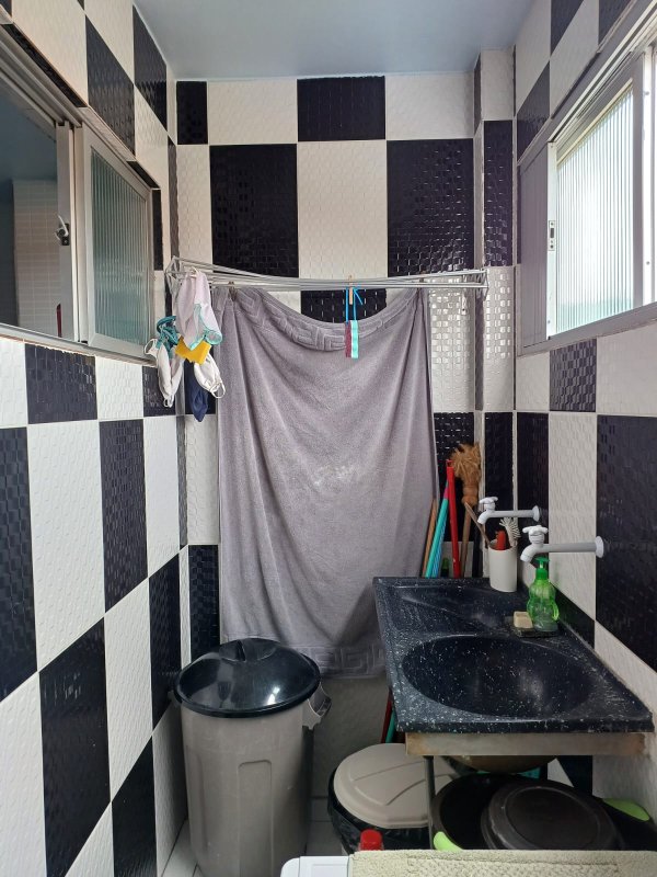 APARTAMENTO 3 QUARTOS SUÍTE VARANDA DEPENDÊNCIA NASCENTE 2 GARAGENS À VENDA EM BROTAS! Rua Comendador Pereira da Silva Salvador - 