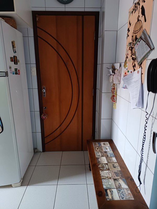 APARTAMENTO 3 QUARTOS SUÍTE VARANDA DEPENDÊNCIA NASCENTE 2 GARAGENS À VENDA EM BROTAS! Rua Comendador Pereira da Silva Salvador - 