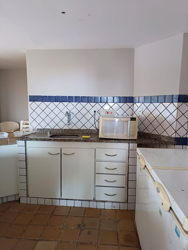 APARTAMENTO 3 QUARTOS SUÍTE VARANDA DEPENDÊNCIA NASCENTE 2 GARAGENS À VENDA EM BROTAS! Rua Comendador Pereira da Silva Salvador - 