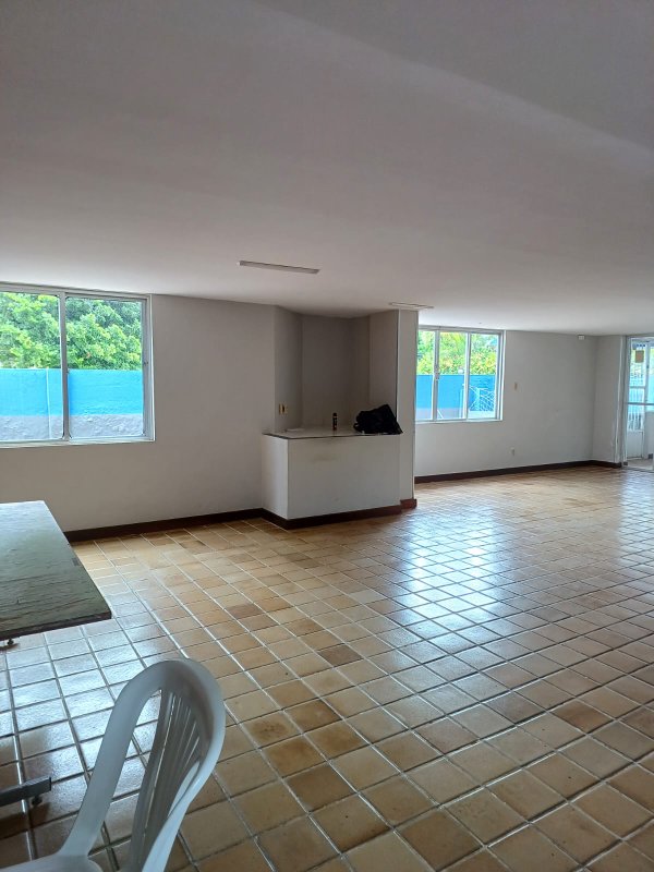 APARTAMENTO 3 QUARTOS SUÍTE VARANDA DEPENDÊNCIA NASCENTE 2 GARAGENS À VENDA EM BROTAS! Rua Comendador Pereira da Silva Salvador - 
