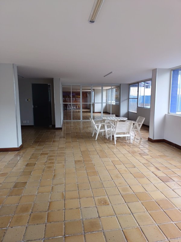 APARTAMENTO 3 QUARTOS SUÍTE VARANDA DEPENDÊNCIA NASCENTE 2 GARAGENS À VENDA EM BROTAS! Rua Comendador Pereira da Silva Salvador - 