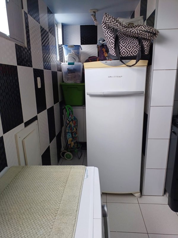 APARTAMENTO 3 QUARTOS SUÍTE VARANDA DEPENDÊNCIA NASCENTE 2 GARAGENS À VENDA EM BROTAS! Rua Comendador Pereira da Silva Salvador - 