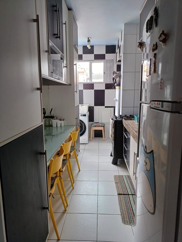 APARTAMENTO 3 QUARTOS SUÍTE VARANDA DEPENDÊNCIA NASCENTE 2 GARAGENS À VENDA EM BROTAS! Rua Comendador Pereira da Silva Salvador - 