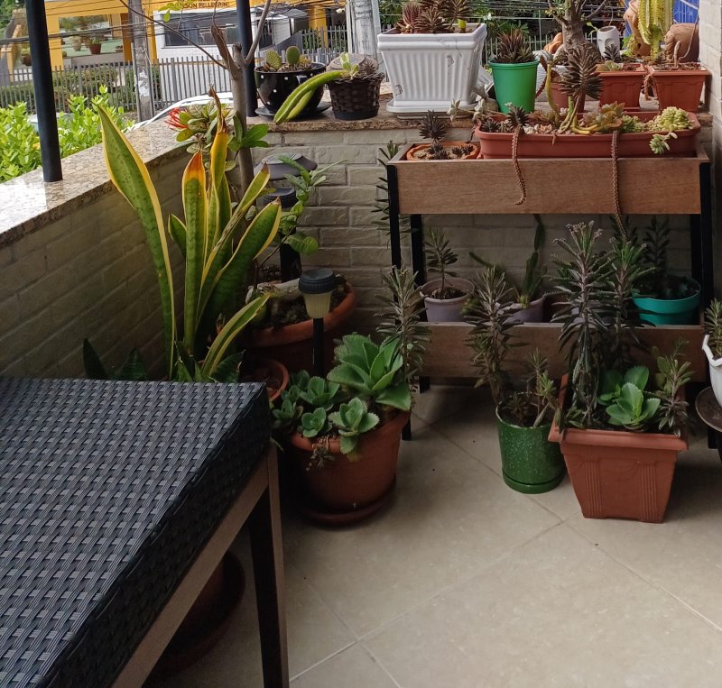 APARTAMENTO 3 QUARTOS SUÍTE VARANDA DEPENDÊNCIA NASCENTE 2 GARAGENS À VENDA EM BROTAS! Rua Comendador Pereira da Silva Salvador - 
