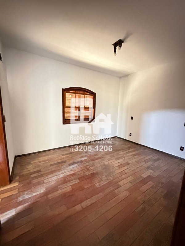 Casa maravilhosa com 3 quartos sendo uma suíte + edicula com 2 quartos e banheiro  Tatuí - 