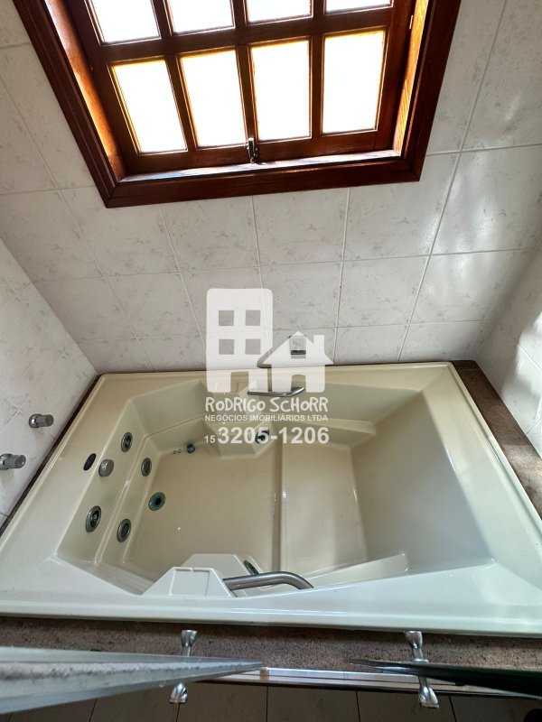 Casa maravilhosa com 3 quartos sendo uma suíte + edicula com 2 quartos e banheiro  Tatuí - 