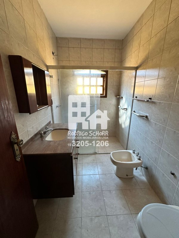 Casa maravilhosa com 3 quartos sendo uma suíte + edicula com 2 quartos e banheiro  Tatuí - 