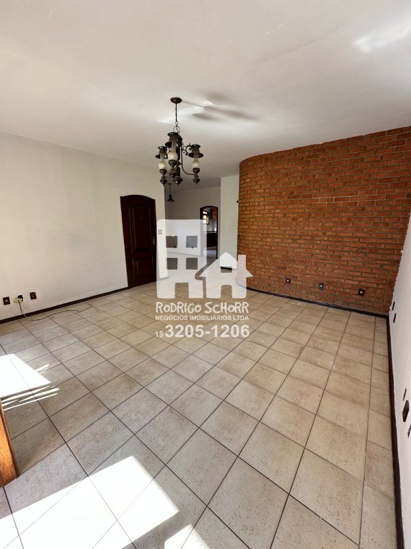Casa maravilhosa com 3 quartos sendo uma suíte + edicula com 2 quartos e banheiro  Tatuí - 