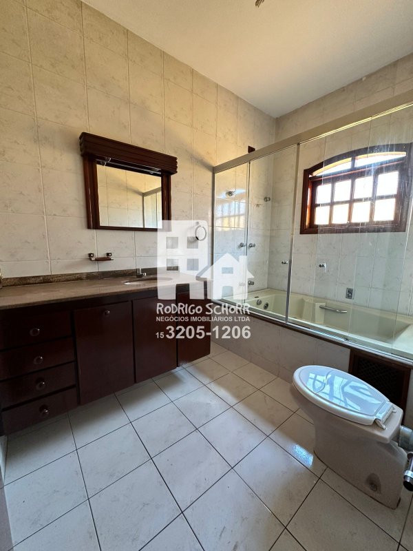 Casa maravilhosa com 3 quartos sendo uma suíte + edicula com 2 quartos e banheiro  Tatuí - 
