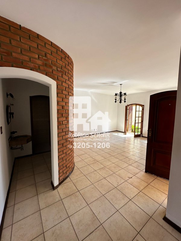Casa maravilhosa com 3 quartos sendo uma suíte + edicula com 2 quartos e banheiro  Tatuí - 