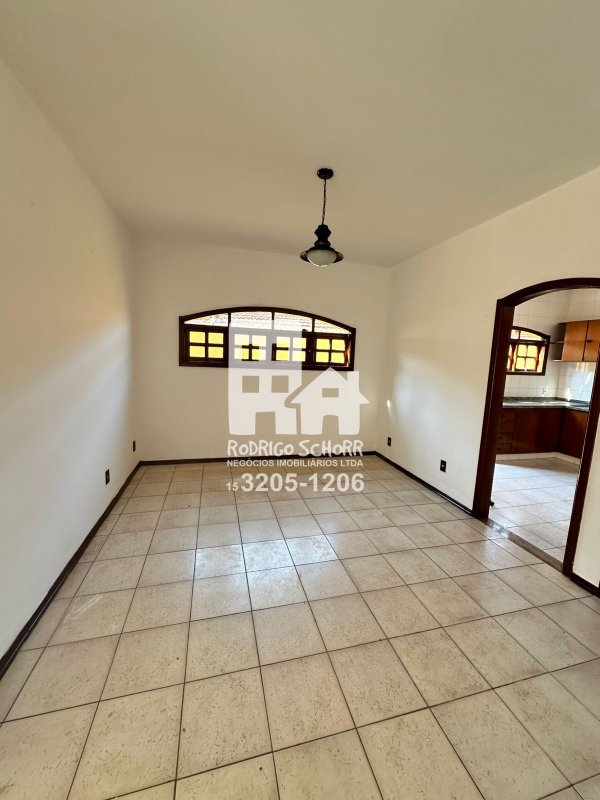 Casa maravilhosa com 3 quartos sendo uma suíte + edicula com 2 quartos e banheiro  Tatuí - 