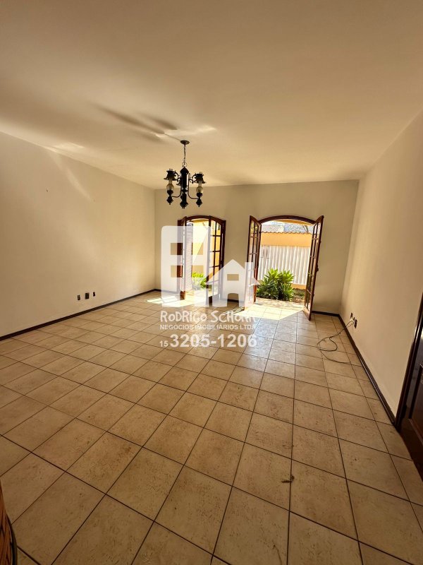 Casa maravilhosa com 3 quartos sendo uma suíte + edicula com 2 quartos e banheiro  Tatuí - 