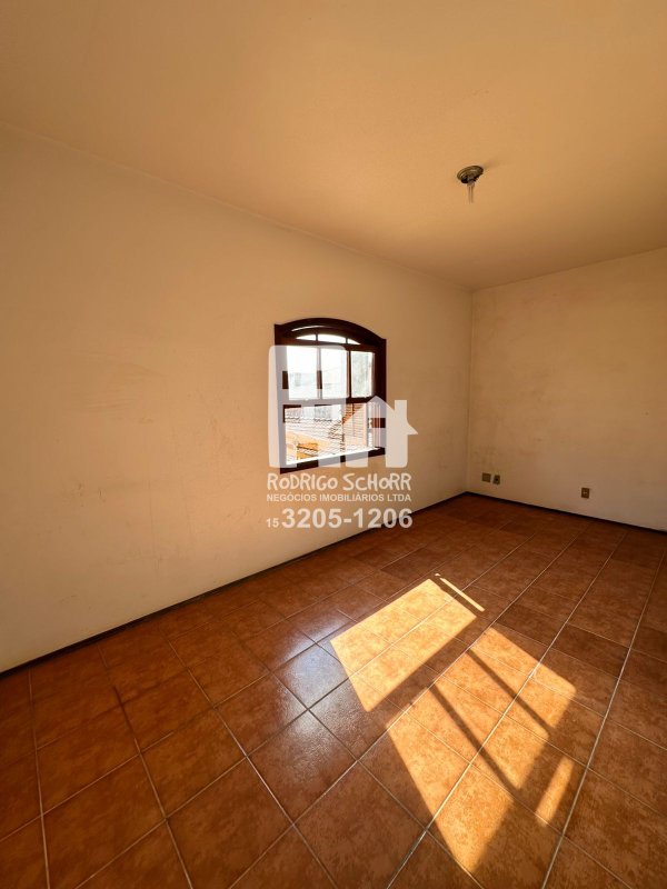 Casa maravilhosa com 3 quartos sendo uma suíte + edicula com 2 quartos e banheiro  Tatuí - 