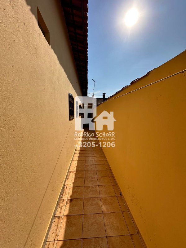 Casa maravilhosa com 3 quartos sendo uma suíte + edicula com 2 quartos e banheiro  Tatuí - 