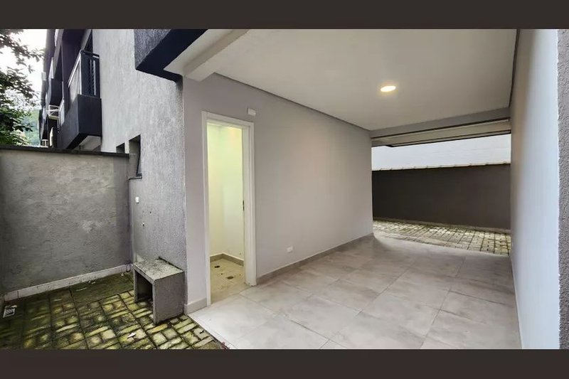 🏡 Village Lara – Marapé, Santos - SP Rua Alberto Veiga Santos - 