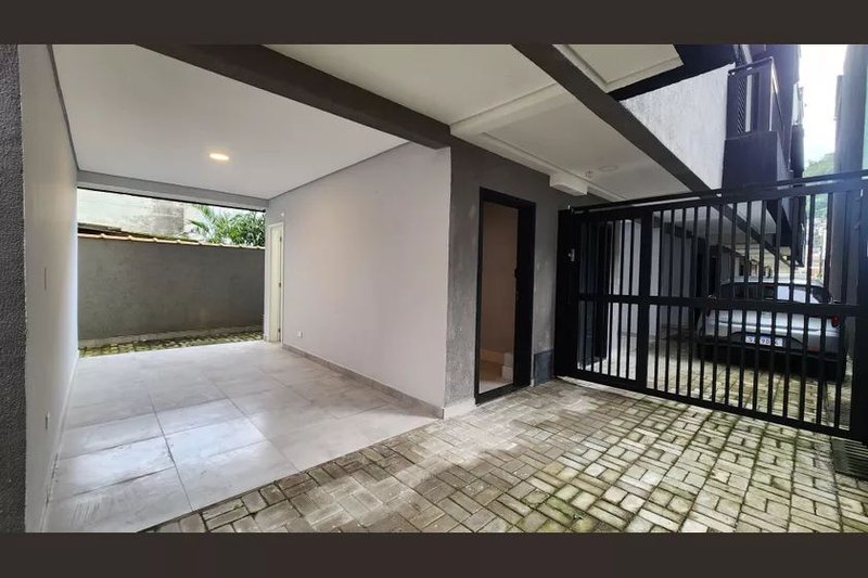 🏡 Village Lara – Marapé, Santos - SP Rua Alberto Veiga Santos - 