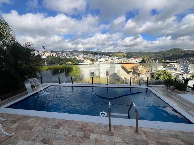 Casa à venda com 3 suítes e piscina Rua Sabiá Santana de Parnaíba - 