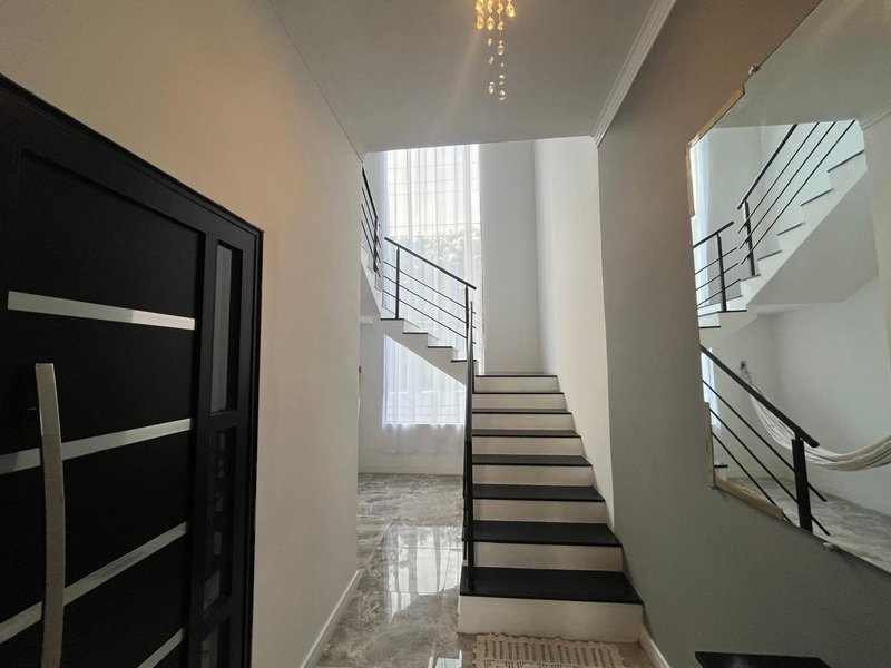 Casa à venda com 3 suítes e piscina Rua Sabiá Santana de Parnaíba - 