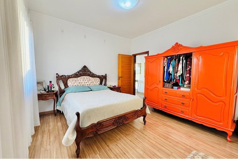 Casa à Venda 320m - R$ 1.950.000 - 4 Suites - Condominio Lago da Boa Vista - Sorocaba - SP Avenida Três de Março Sorocaba - 