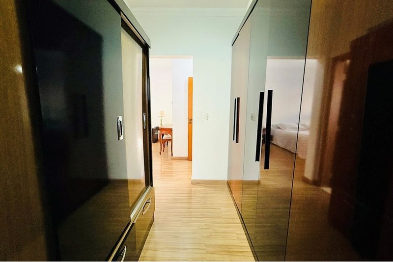 Casa à Venda 320m - R$ 1.950.000 - 4 Suites - Condominio Lago da Boa Vista - Sorocaba - SP Avenida Três de Março Sorocaba - 