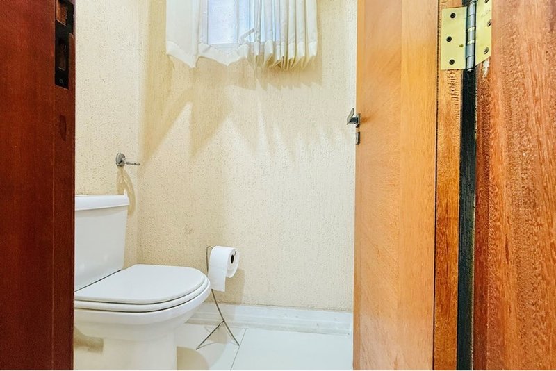 Casa à Venda 320m - R$ 1.950.000 - 4 Suites - Condominio Lago da Boa Vista - Sorocaba - SP Avenida Três de Março Sorocaba - 