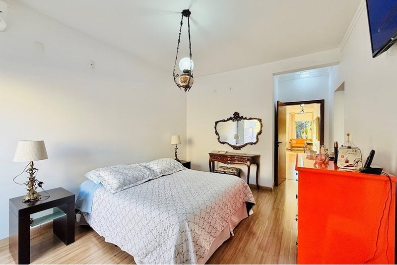 Casa à Venda 320m - R$ 1.950.000 - 4 Suites - Condominio Lago da Boa Vista - Sorocaba - SP Avenida Três de Março Sorocaba - 