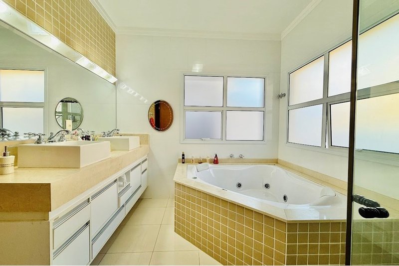 Casa à Venda 320m - R$ 1.950.000 - 4 Suites - Condominio Lago da Boa Vista - Sorocaba - SP Avenida Três de Março Sorocaba - 