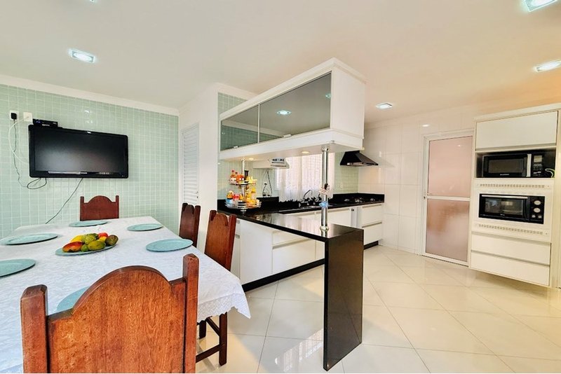 Casa à Venda 320m - R$ 1.950.000 - 4 Suites - Condominio Lago da Boa Vista - Sorocaba - SP Avenida Três de Março Sorocaba - 