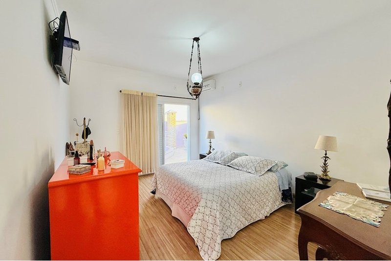 Casa à Venda 320m - R$ 1.950.000 - 4 Suites - Condominio Lago da Boa Vista - Sorocaba - SP Avenida Três de Março Sorocaba - 