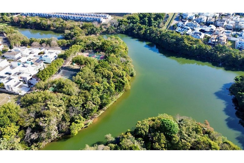 Casa à Venda 320m - R$ 1.950.000 - 4 Suites - Condominio Lago da Boa Vista - Sorocaba - SP Avenida Três de Março Sorocaba - 