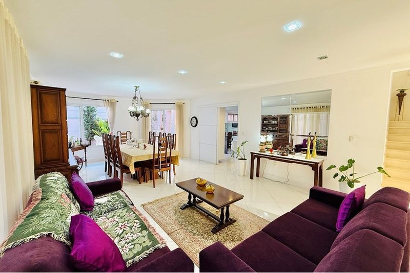 Casa à Venda 320m - R$ 1.950.000 - 4 Suites - Condominio Lago da Boa Vista - Sorocaba - SP Avenida Três de Março Sorocaba - 