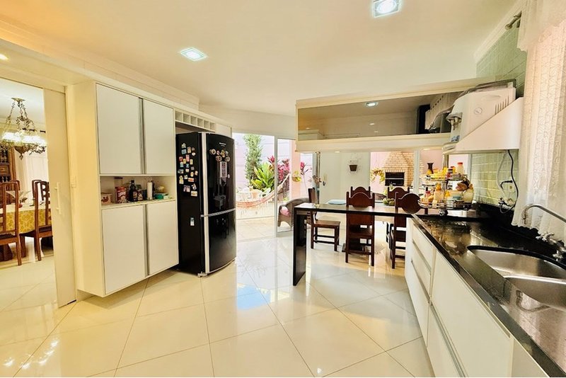 Casa à Venda 320m - R$ 1.950.000 - 4 Suites - Condominio Lago da Boa Vista - Sorocaba - SP Avenida Três de Março Sorocaba - 