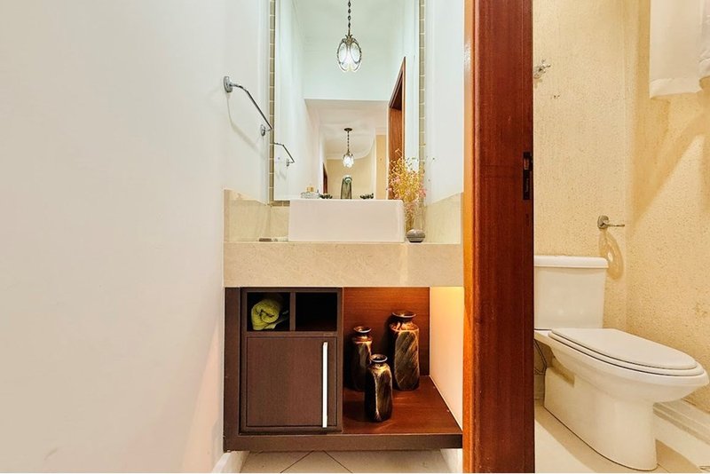 Casa à Venda 320m - R$ 1.950.000 - 4 Suites - Condominio Lago da Boa Vista - Sorocaba - SP Avenida Três de Março Sorocaba - 