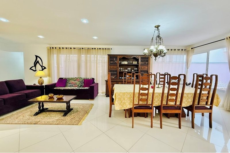 Casa à Venda 320m - R$ 1.950.000 - 4 Suites - Condominio Lago da Boa Vista - Sorocaba - SP Avenida Três de Março Sorocaba - 